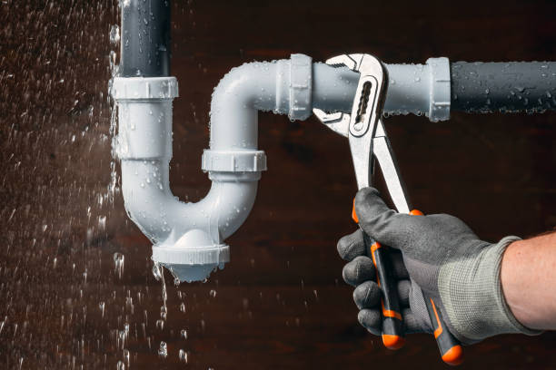 Professional Leak Detection technician working in Captiva, FL